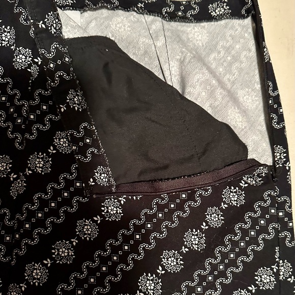 Ann Taylor Loft petite size 4 P Chevron print mini skirt - Picture 5 of 10